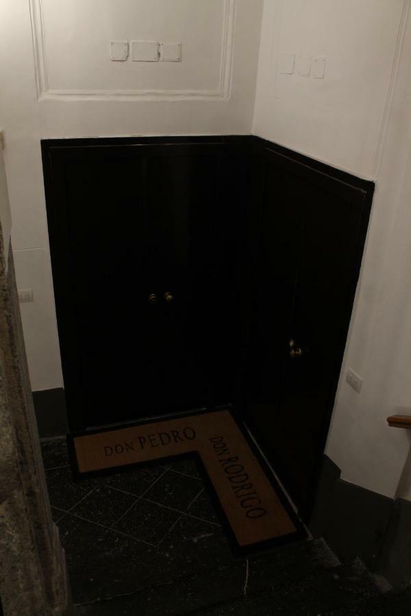 Villa Il Cavaliere Di Toledo à Naples Extérieur photo